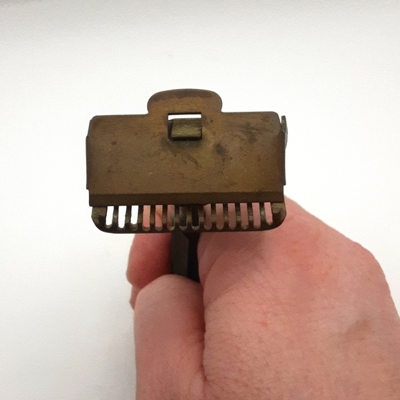 Vintage Gem Junior Brass Single Edge Safety Razor - Picture 6 of 9